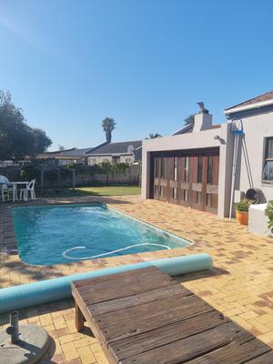 House For Sale in Goodwood Central, Goodwood