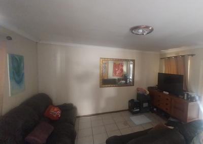 House For Sale in Plattekloof Glen, Goodwood